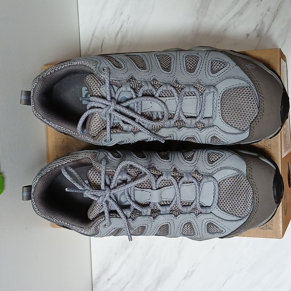 Oboz Women's Sawtooth II Low Hiking Shoe - Picture 2 of 16